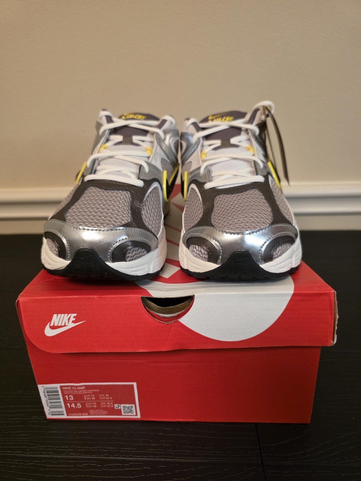Nike V5 RNR Men's Low Top Lace-Up Sneakers Gray/Silver/Yellow HJ5228-006 - Image 3
