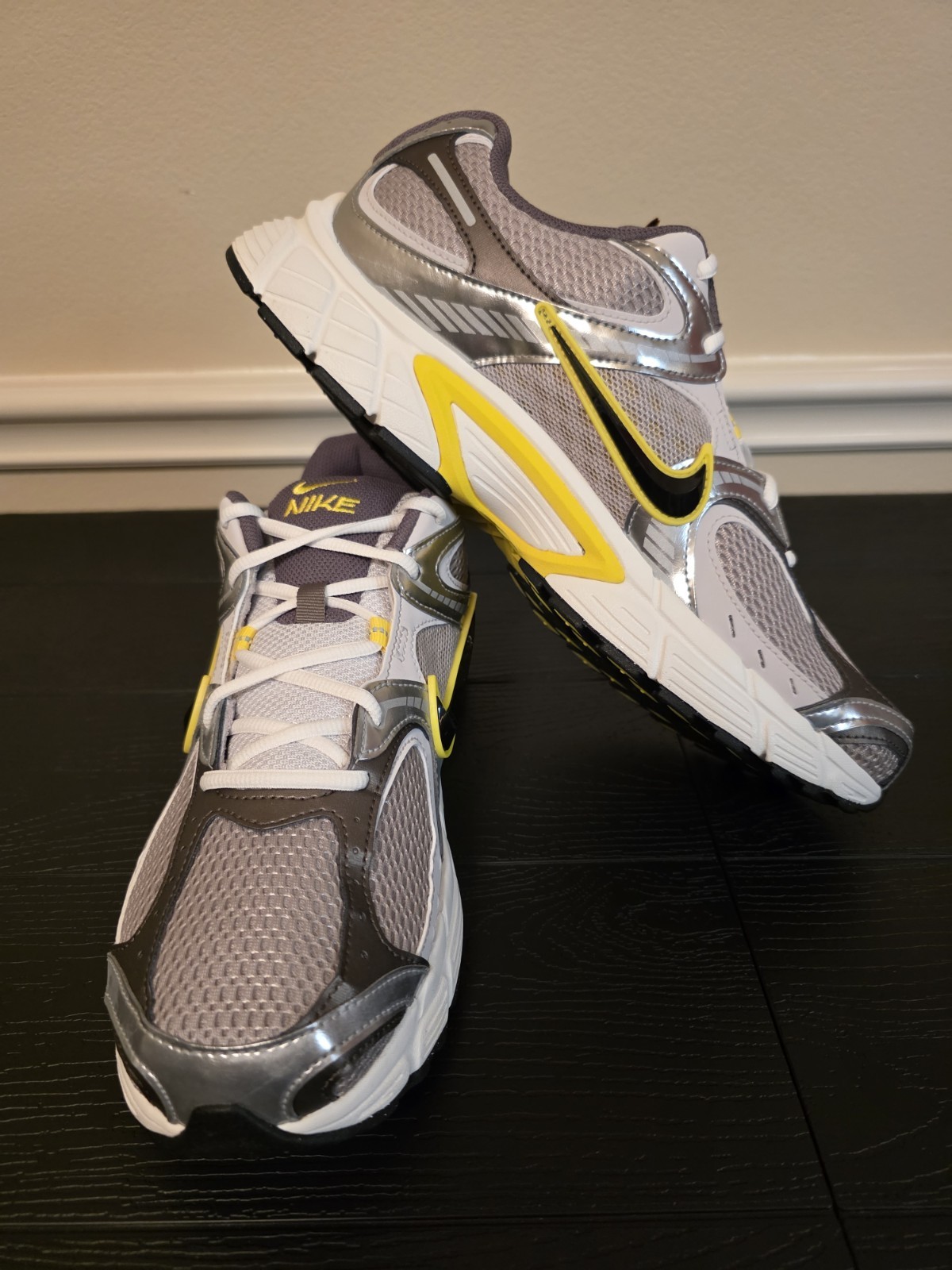 Nike V5 RNR Men's Low Top Lace-Up Sneakers Gray/Silver/Yellow HJ5228-006 - Image 6