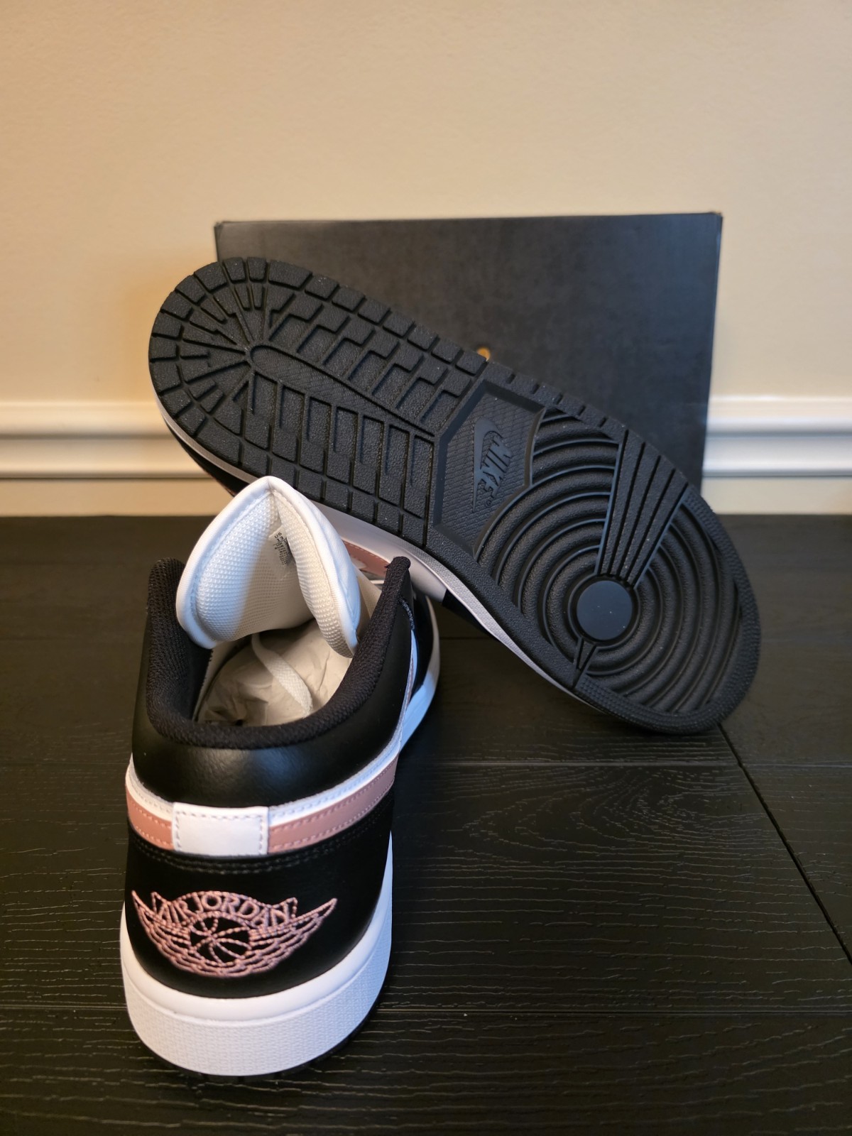 Jordan Air Jordan 1 Low Black Rust Pink Black/White/Rust Pink 553558-165 - Image 10