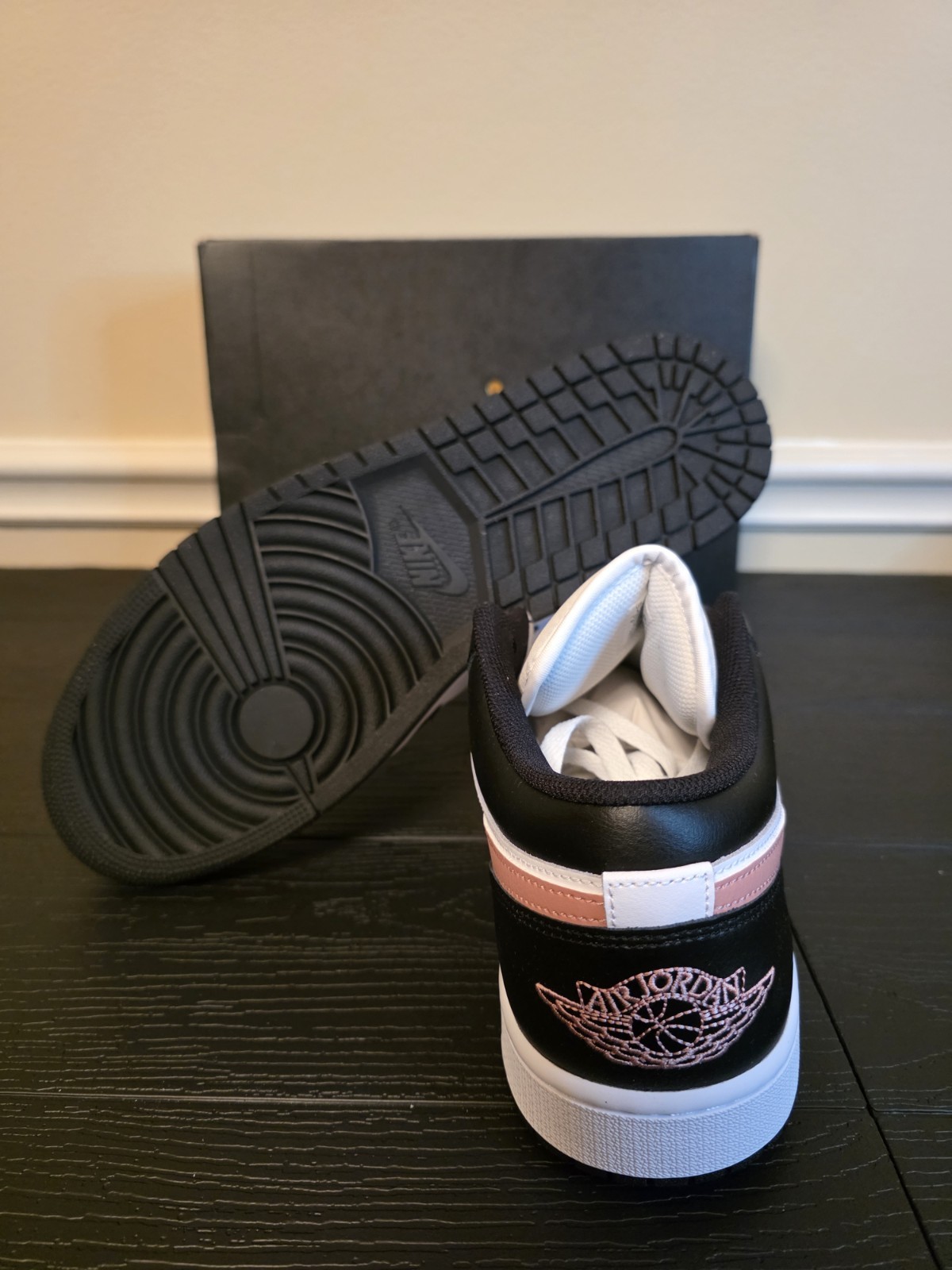 Jordan Air Jordan 1 Low Black Rust Pink Black/White/Rust Pink 553558-165 - Image 11