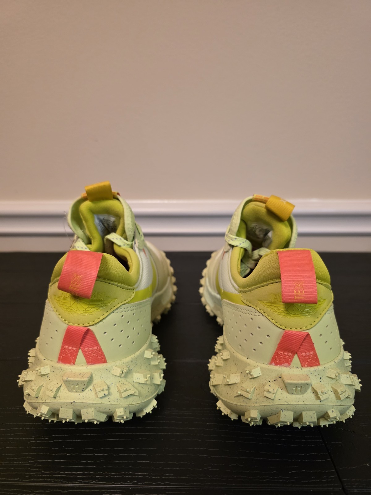 Jordan Air Jordan 1 Element Low GORE-TEX Lemon Twist FV4227-700 - Image 7