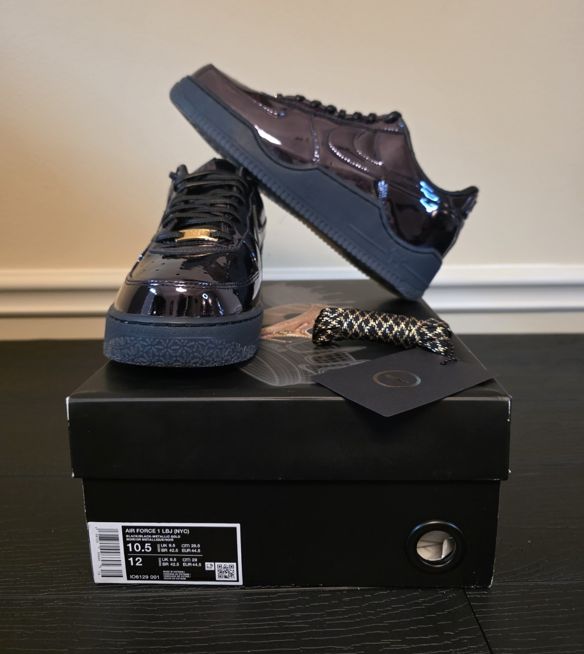 Nike LeBron James x Air Force 1 Low NYC Black/Metallic Gold IO6129-001