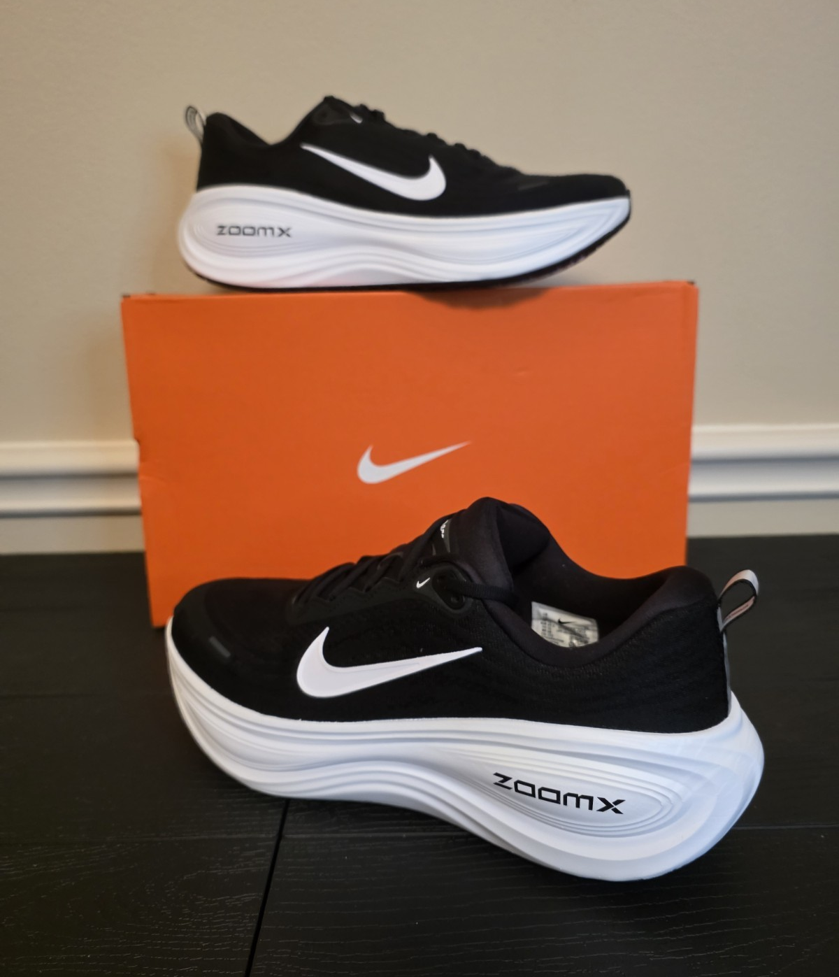 Nike Vomero Plus Men's Running Shoes Black/White Cool Gray Low Top HV8150-002