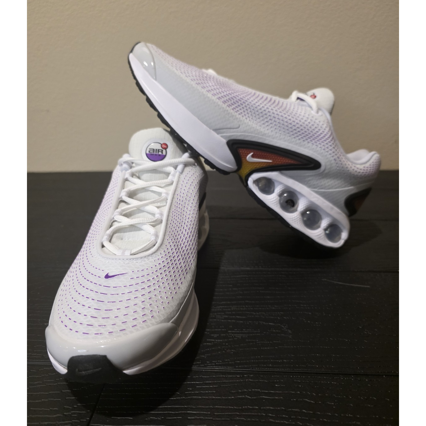 Nike Air Max DN Low Top Photon Dust White Metallic Silver DV3337-101