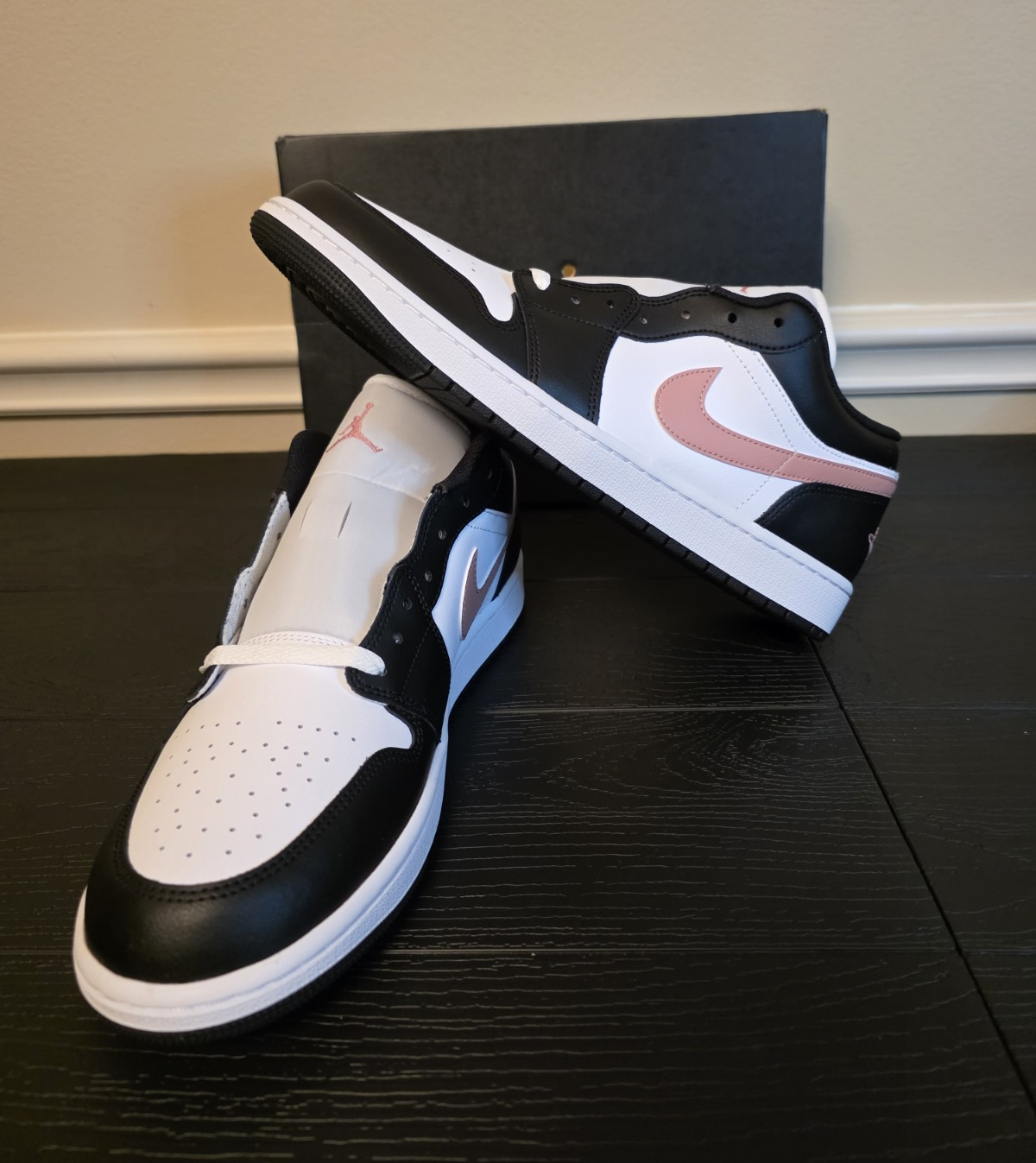 Jordan Air Jordan 1 Low Black Rust Pink Black/White/Rust Pink 553558-165