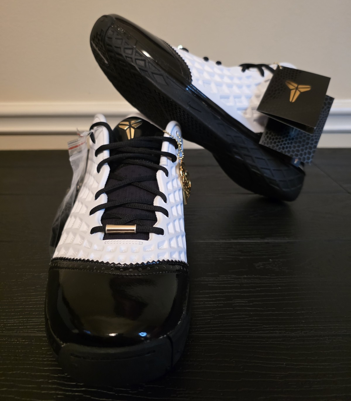 Nike Kobe III Low Protro GiGi White/Metallic Gold/Black Basketball IQ3916-100