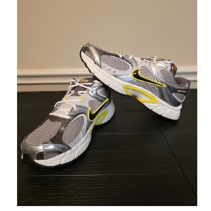 Nike V5 RNR Men's Low Top Lace-Up Sneakers Gray/Silver/Yellow HJ5228-006